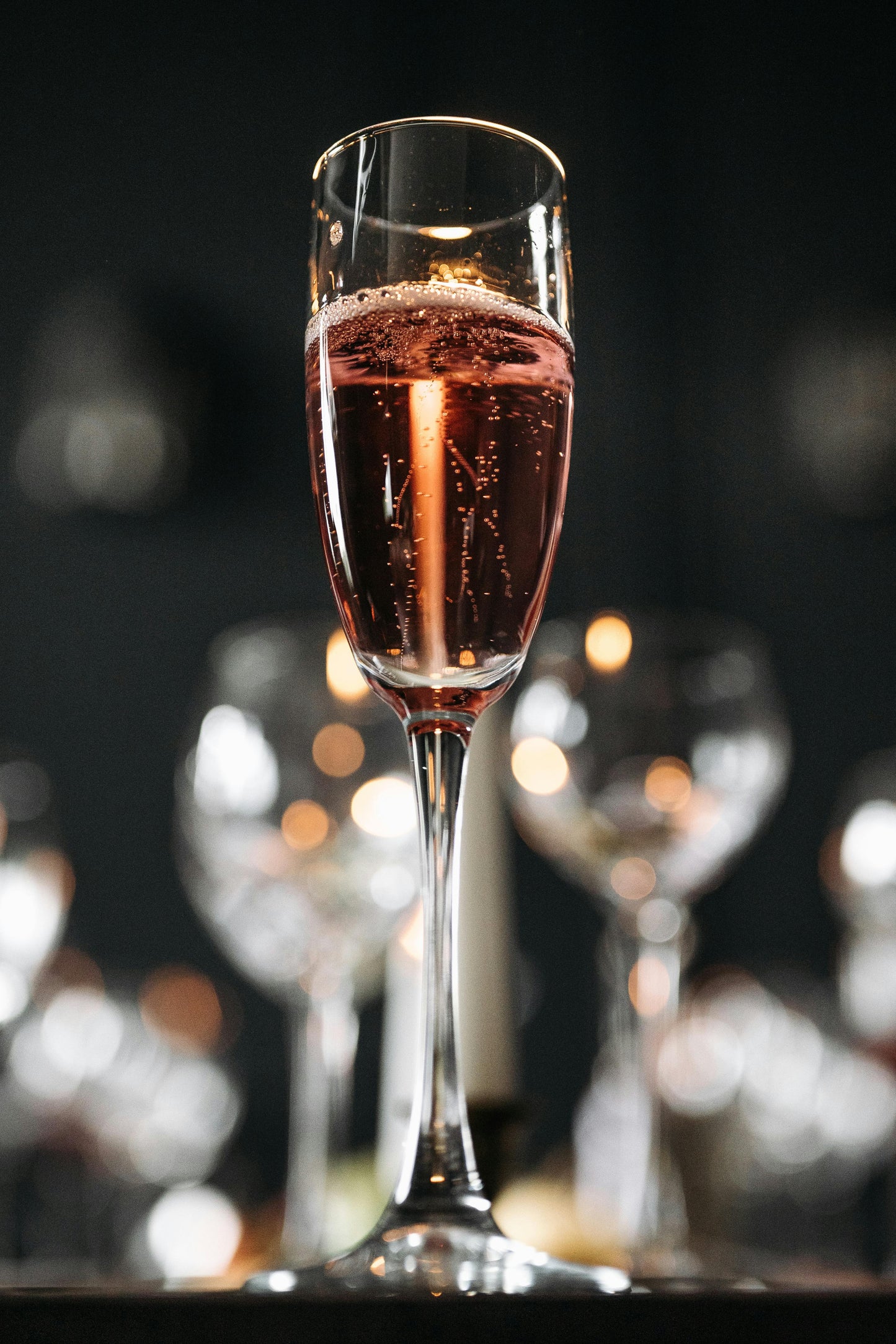 10 OZ HOLIDAY SCENTS IN LUXURIOUS GOLD SPARKLING JARS